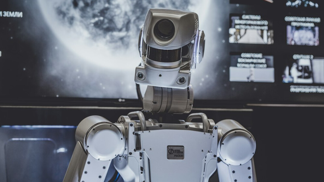 ai robot analyzing data